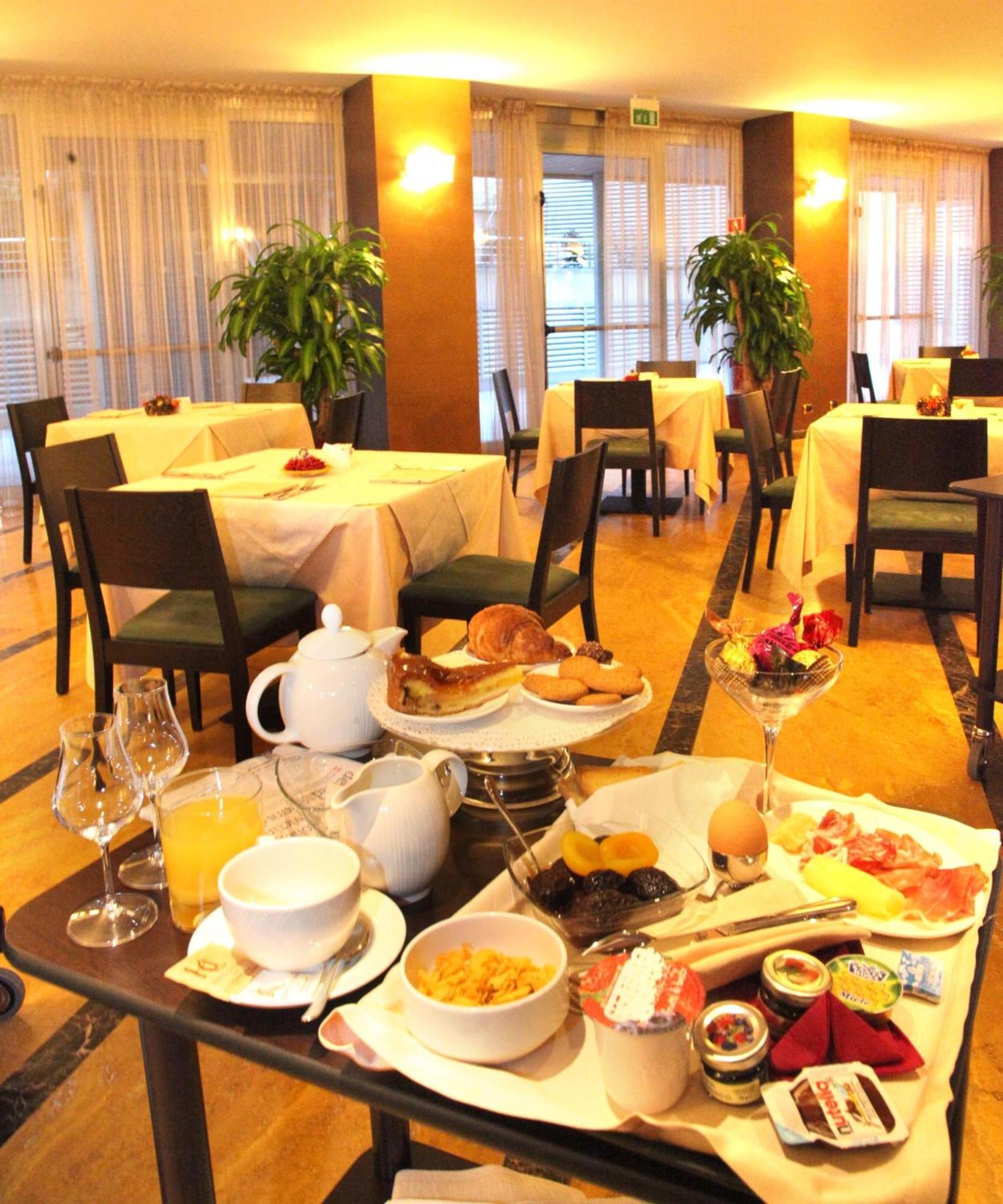 Hotel Calissano Άλμπα Εξωτερικό φωτογραφία