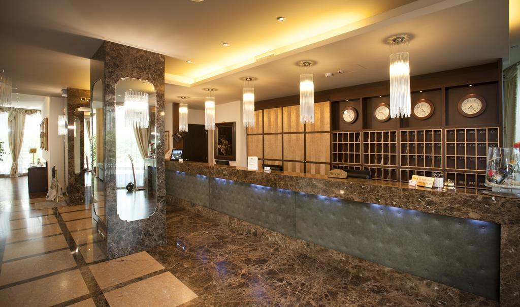 Hotel Calissano Άλμπα Εξωτερικό φωτογραφία
