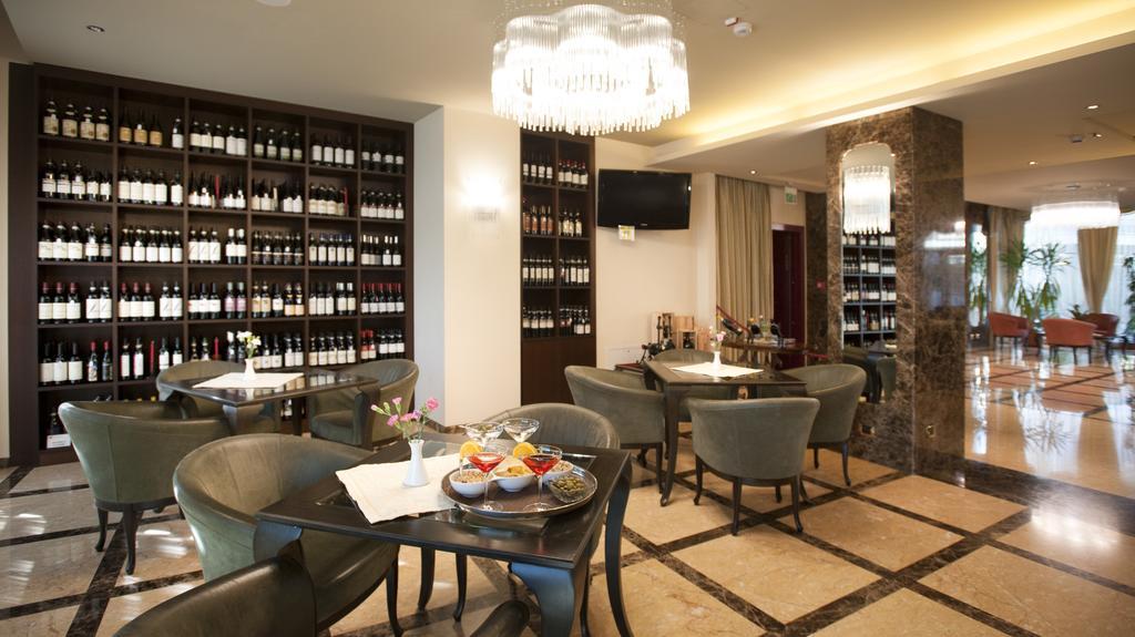 Hotel Calissano Άλμπα Εξωτερικό φωτογραφία
