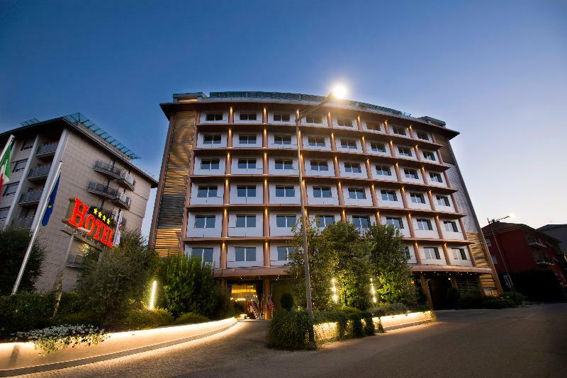 Hotel Calissano Άλμπα Εξωτερικό φωτογραφία