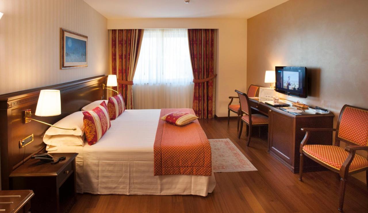 Hotel Calissano Άλμπα Εξωτερικό φωτογραφία