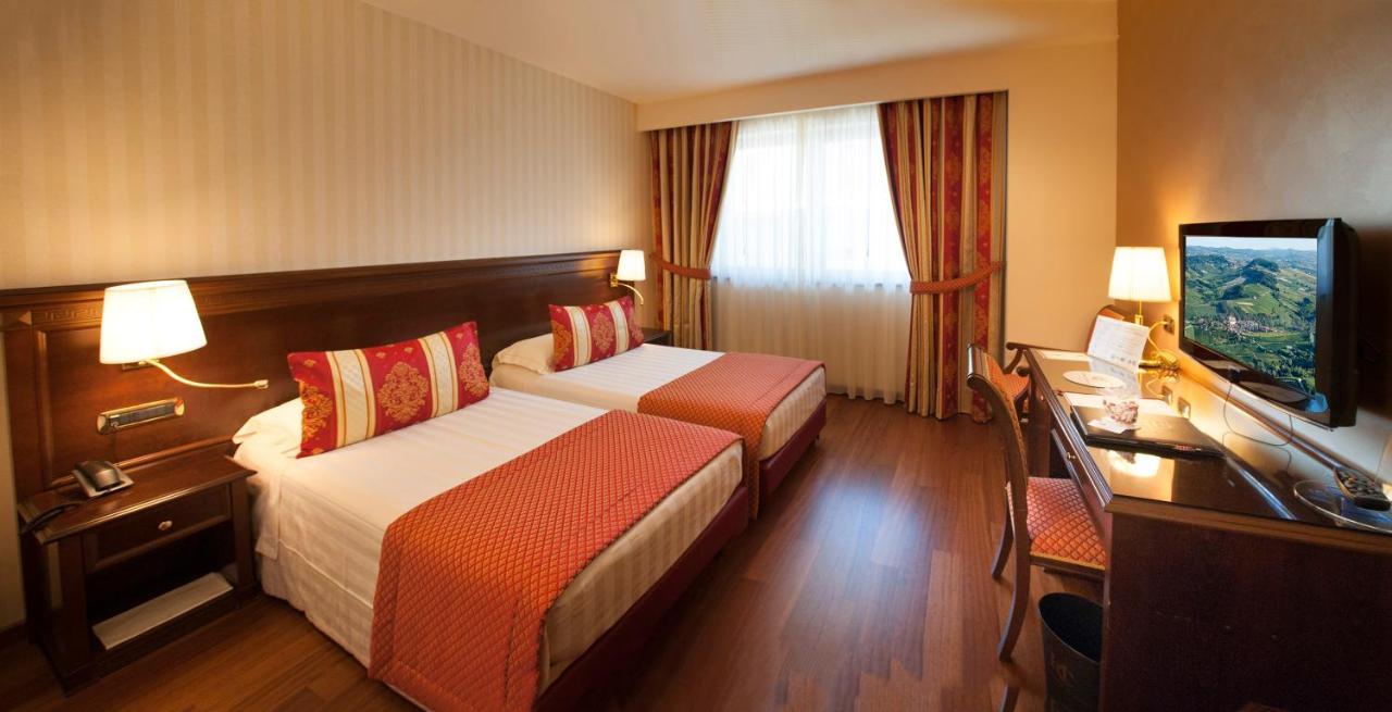 Hotel Calissano Άλμπα Εξωτερικό φωτογραφία