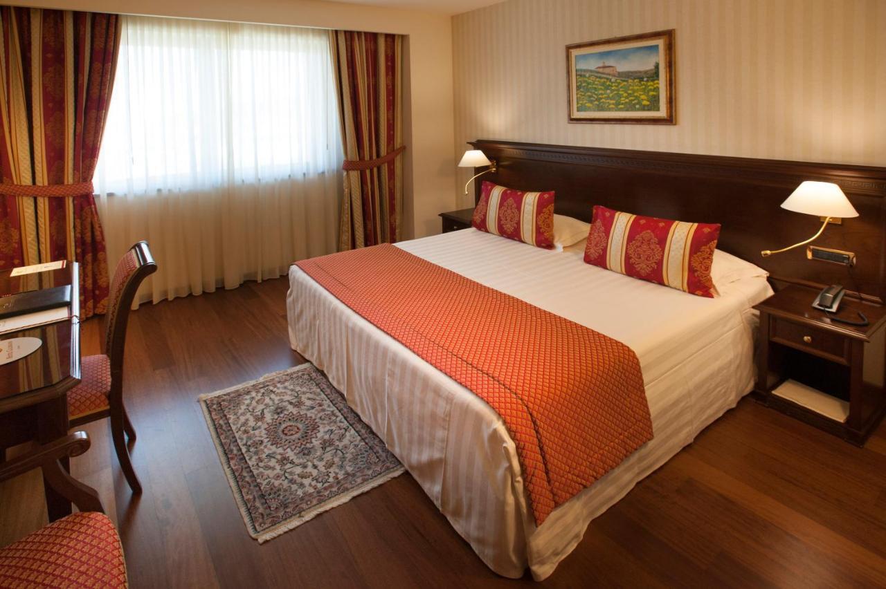 Hotel Calissano Άλμπα Εξωτερικό φωτογραφία